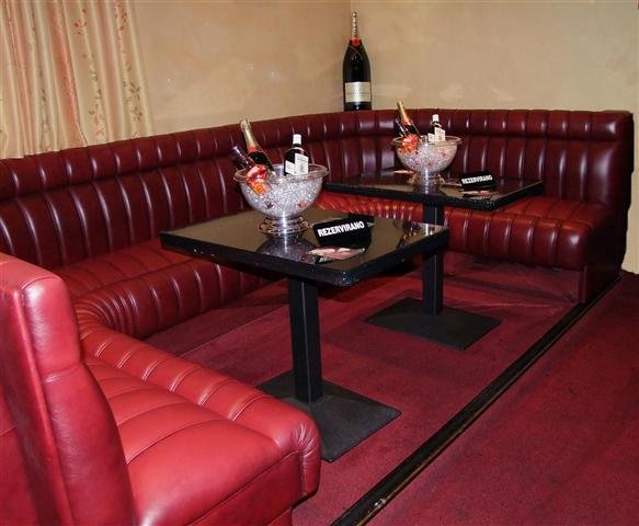 Nocni klub Fontana - Crveni separe - koza